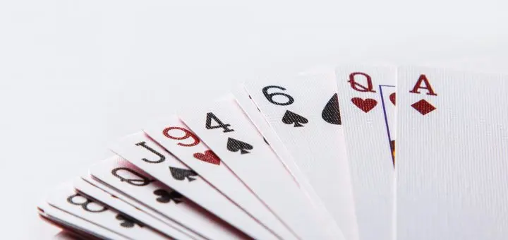 Poker, baccarat eller blackjack? Bliv bedre til kortspil online